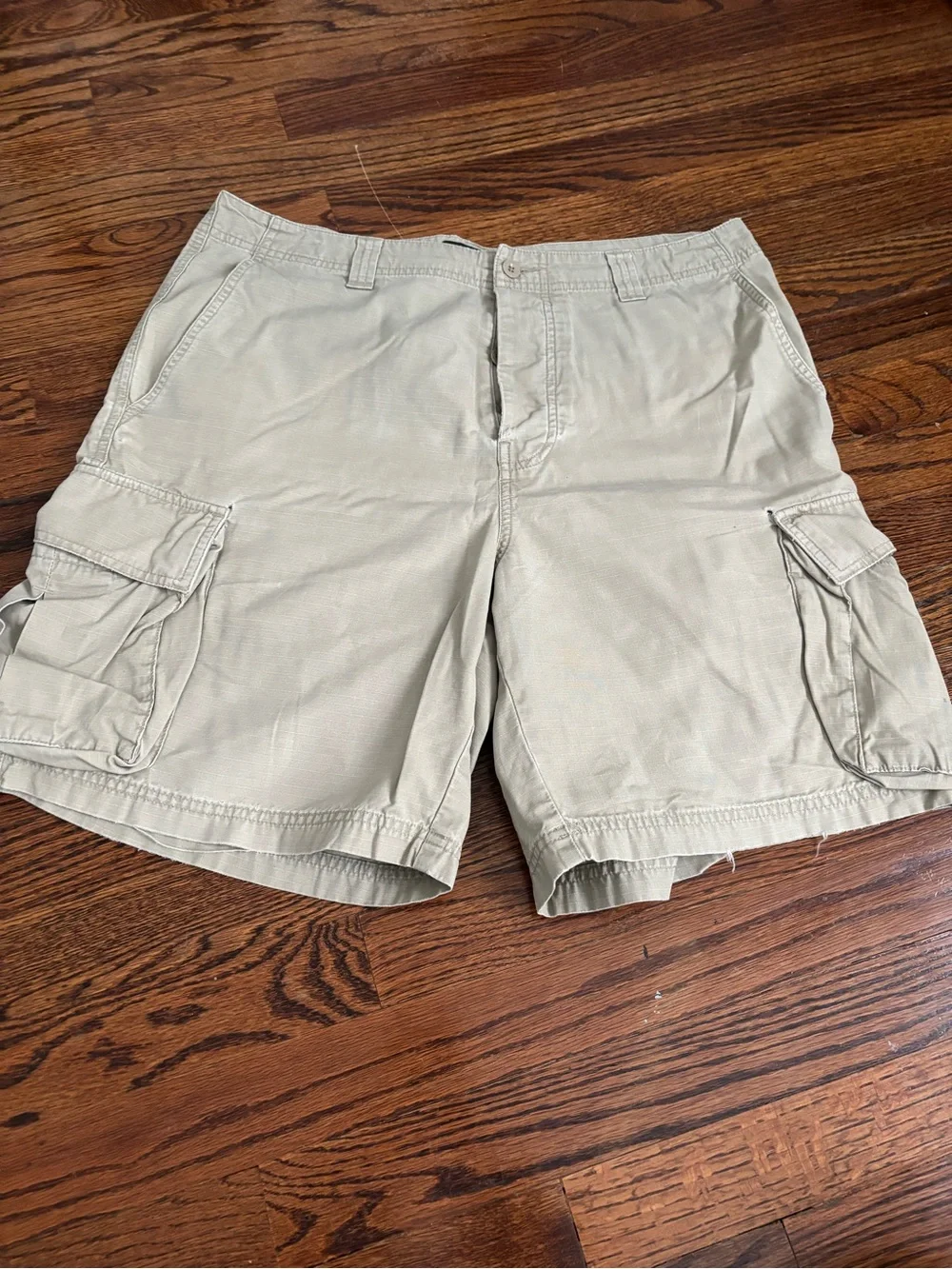 J. Crew Men's Light Beige Cargo Shorts Size 34